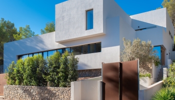 Resa Estates Ibiza villa te koop modern 1. exterior.jpg